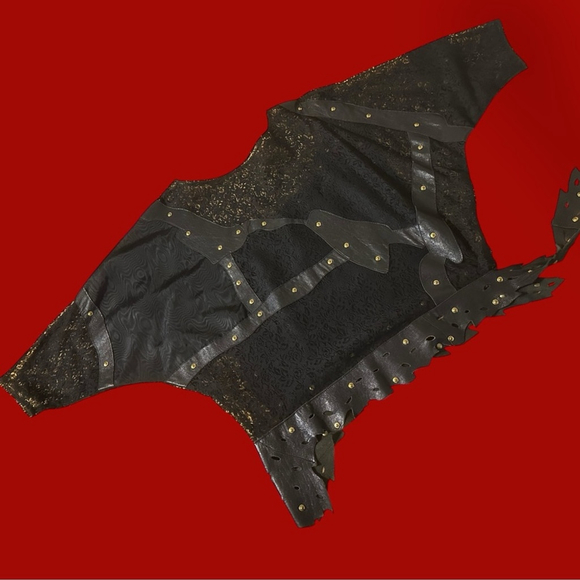 121 - Unique Top - Picture 9 of 10